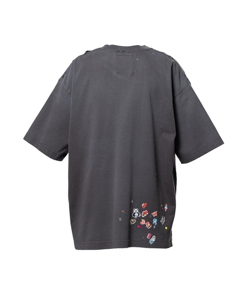 Maison MIHARA YASUHIRO(メゾンミハラヤスヒロ)の「【MIHARAYASUHIRO/ミハラヤスヒロ】Kids Sticker Printed T-shirt / KIDS STICKER TEE(Tシャツ/カットソー・メンズ・ホワイト/ブラック/グレー・48/46/44)」の5枚目の写真