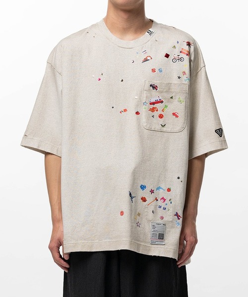 Maison MIHARA YASUHIRO(メゾンミハラヤスヒロ)の「【MIHARAYASUHIRO/ミハラヤスヒロ】Kids Sticker Printed T-shirt / KIDS STICKER TEE(Tシャツ/カットソー・メンズ・ホワイト/ブラック/グレー・48/46/44)」の17枚目の写真