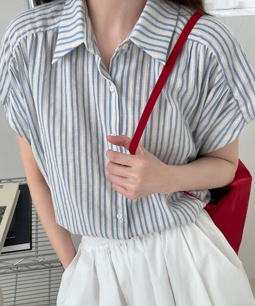 mielu(ミエル)の「パフ半袖ストライプブラウス(シャツ/ブラウス・レディース・ブルー・LARGE/MEDIUM)」の1枚目の写真