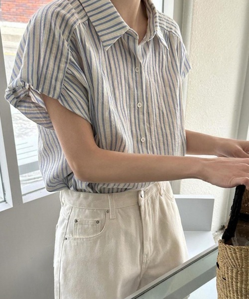 mielu(ミエル)の「パフ半袖ストライプブラウス(シャツ/ブラウス・レディース・ブルー・LARGE/MEDIUM)」の2枚目の写真