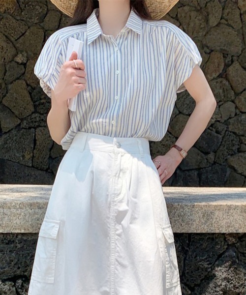 mielu(ミエル)の「パフ半袖ストライプブラウス(シャツ/ブラウス・レディース・ブルー・LARGE/MEDIUM)」の3枚目の写真