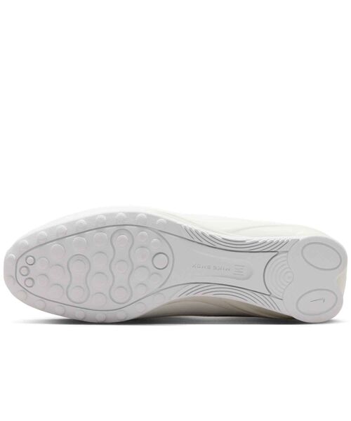 NIKE(ナイキ)の「ナイキ ショックス Z ウィメンズシューズ / Nike Shox Z Women's Shoes IR1222-100 White(スニーカー・レディース・ホワイト・25/24.5/24/23.5/23/22.5/26/22/25.5)」の2枚目の写真