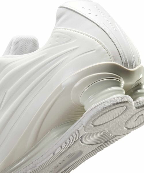 NIKE(ナイキ)の「ナイキ ショックス Z ウィメンズシューズ / Nike Shox Z Women's Shoes IR1222-100 White(スニーカー・レディース・ホワイト・25/24.5/24/23.5/23/22.5/26/22/25.5)」の8枚目の写真