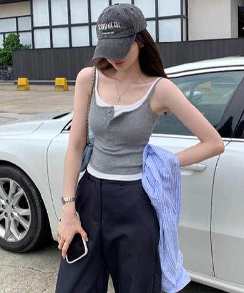 Teem Store(チームストア)の「【カップ付き】配色デザイン リブ スクエアネック キャミトップス(キャミソール・レディース・グレー/ブラウン/ブラック/ブルー・F)」の22枚目の写真