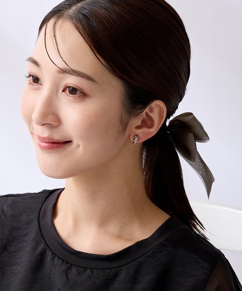 CALIN STANDARD(カリンスタンダード)の「◆金属アレルギー対応◆◆made in japan◆【痛くない】【落ちにくい】【片手で簡単】 ニュアンスライン マグネットイヤリング(イヤリング・レディース・ゴールド/シルバー・FREE)」の4枚目の写真