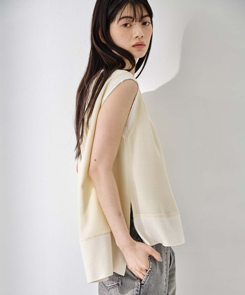 STUDIOUS（ステュディオス）の「【STUDIOUS/ステュディオス】Sleeveless Washable Mesh Blouse/スリーブレスウォッシャブルメッシュブラウス/華奢見え/（シャツ/ブラウス・レディース・マルチ/ブラック/アイボリー・FREE）」の5枚目の写真