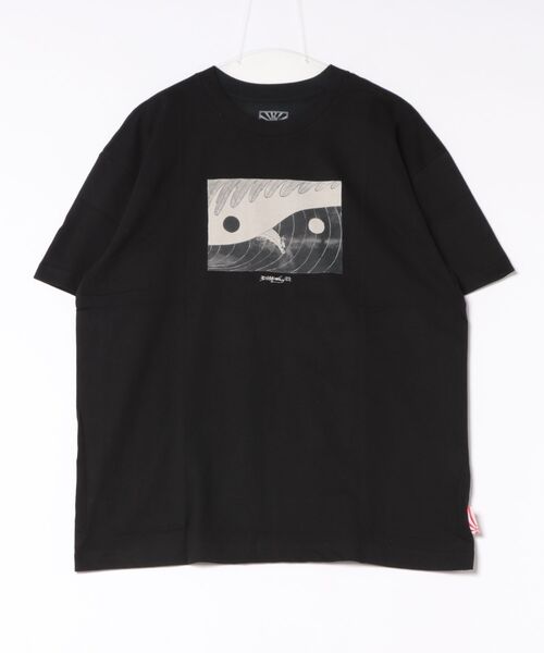 BILLABONG(ビラボン)の「BILLABONG メンズ 【A.IRONS】A.I. NANDA CHOPES OG SS Tシャツ 【2026年夏モデル】(Tシャツ/カットソー・メンズ・ブラック・X-LARGE/LARGE/MEDIUM)」の7枚目の写真