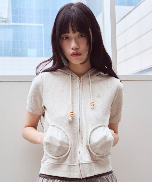 OAFISH(オアフィッシュ)の「Bell Strap Flower Hoodie, Oatmeal(パーカー・レディース・その他・FREE)」の1枚目の写真