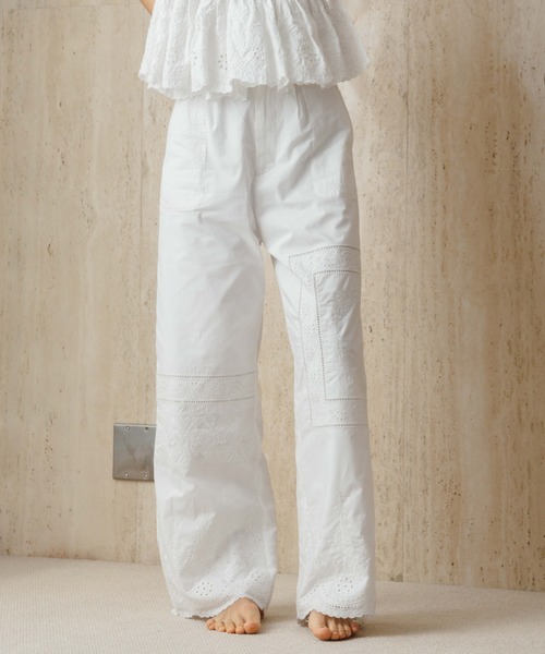 CREDONA(クレドナ)の「LACE PATCHWORK PANTS/レースパッチワークパンツ(その他パンツ・レディース・ホワイト/ブラック・0/1)」の2枚目の写真