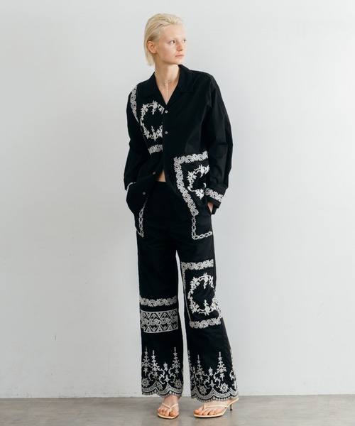 CREDONA(クレドナ)の「LACE PATCHWORK PANTS/レースパッチワークパンツ(その他パンツ・レディース・ホワイト/ブラック・0/1)」の3枚目の写真