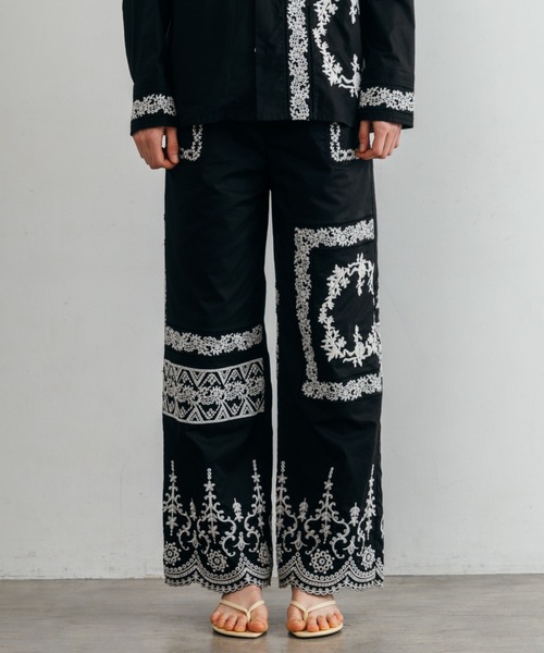 CREDONA(クレドナ)の「LACE PATCHWORK PANTS/レースパッチワークパンツ(その他パンツ・レディース・ホワイト/ブラック・0/1)」の17枚目の写真
