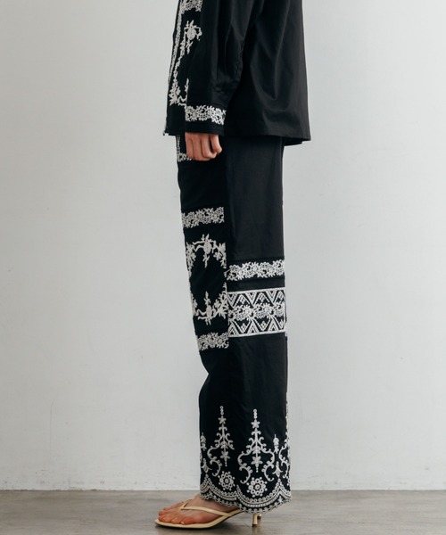 CREDONA(クレドナ)の「LACE PATCHWORK PANTS/レースパッチワークパンツ(その他パンツ・レディース・ホワイト/ブラック・0/1)」の19枚目の写真