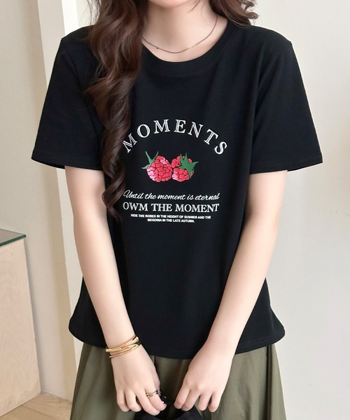 DAY CLOSET(デイ クローゼット)の「ゆったりオーバーサイズ。半袖 ラウンドネック ストロベリー×英字ロゴ プリント Tシャツ レディース(Tシャツ/カットソー・レディース・チャコールグレー/ホワイト/グレー/ブラック・FREE)」の13枚目の写真