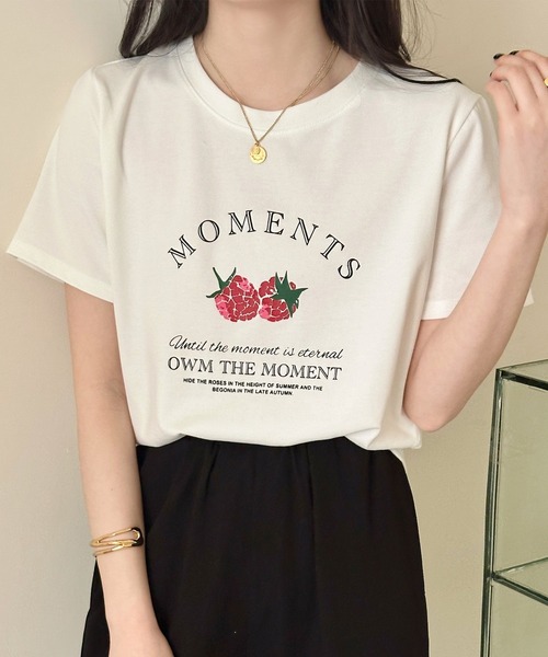 DAY CLOSET(デイ クローゼット)の「ゆったりオーバーサイズ。半袖 ラウンドネック ストロベリー×英字ロゴ プリント Tシャツ レディース(Tシャツ/カットソー・レディース・チャコールグレー/ホワイト/グレー/ブラック・FREE)」の5枚目の写真