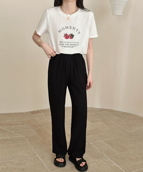 DAY CLOSET(デイ クローゼット)の「ゆったりオーバーサイズ。半袖 ラウンドネック ストロベリー×英字ロゴ プリント Tシャツ レディース(Tシャツ/カットソー・レディース・チャコールグレー/ホワイト/グレー/ブラック・FREE)」の10枚目の写真