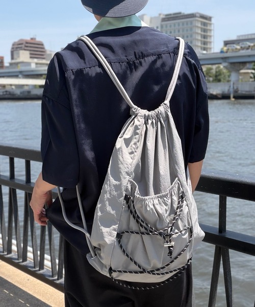 UNDERSTATEMENTs(アンダーステイトメント)の「【ユニセックス】コードデザインドローストリングナップサック(バックパック/リュック・メンズ・ブラック/グレー・FREE)」の15枚目の写真