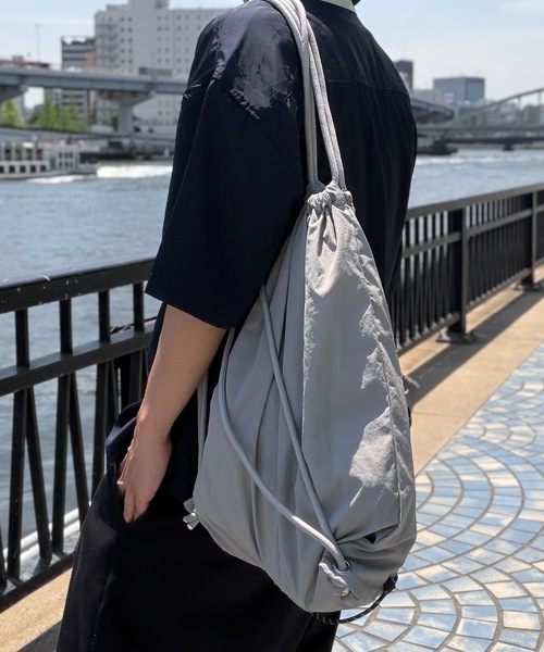 UNDERSTATEMENTs(アンダーステイトメント)の「【ユニセックス】コードデザインドローストリングナップサック(バックパック/リュック・メンズ・ブラック/グレー・FREE)」の4枚目の写真