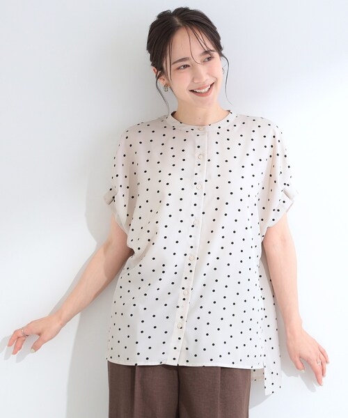 SHOO・LA・RUE（シューラルー）の「【洗濯機可／洗濯後しわになりにくい】大人の甘さをプラスする ドット柄袖タックブラウス（シャツ/ブラウス・レディース・ホワイト系3/ブラック系/ベージュ系・01/02/03/04）」の12枚目の写真