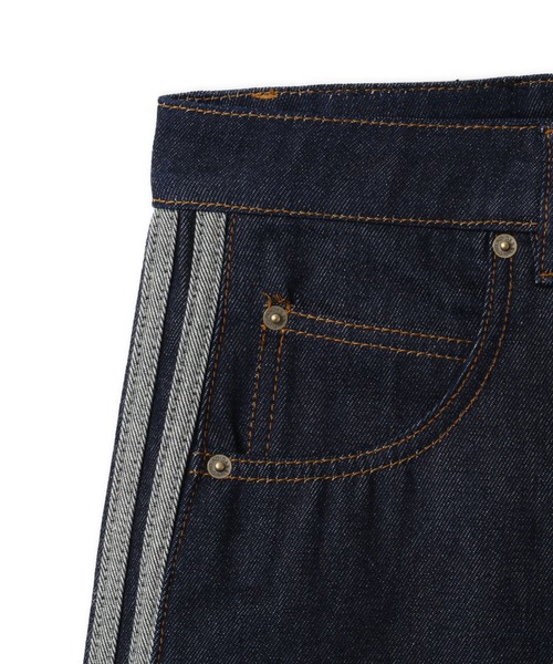 adidas(アディダス)の「adidas FIREBIRD ADICOLOR RAW DENIM PANTS / アディダス ファイヤーバード アディカラー ロウ デニム パンツ(デニムパンツ・メンズ・ダークインディゴブルー・30inch/32inch/34inch/36inch)」の4枚目の写真