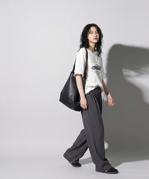 antiqua(アンティカ)の「ヴィンテージプリント ダメージ加工 綿100 Tシャツ(Tシャツ/カットソー・レディース・ホワイト/チャコールグレー・ONESIZE)」の5枚目の写真