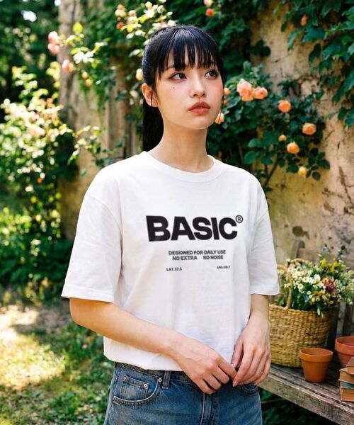 BASIC LABEL（ベーシックラベル）の「NoExtras overfit short-sleeved T-shirt 4 Color [BLSE_1002]（Tシャツ/カットソー・レディース・ネイビー/アイボリー/ホワイト/ブラック・SMALL/MEDIUM/LARGE/X-LARGE）」の5枚目の写真