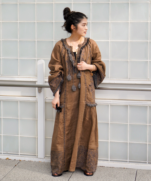 AP STUDIO（エーピーストゥディオ）の「【ANNABO/アンナボ】Versailles Echo Maxi Dress（ワンピース・レディース・ブラウン・FREE）」の2枚目の写真