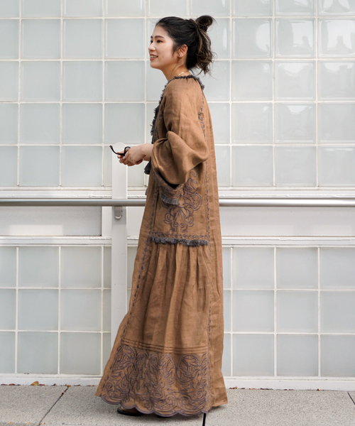 AP STUDIO（エーピーストゥディオ）の「【ANNABO/アンナボ】Versailles Echo Maxi Dress（ワンピース・レディース・ブラウン・FREE）」の3枚目の写真