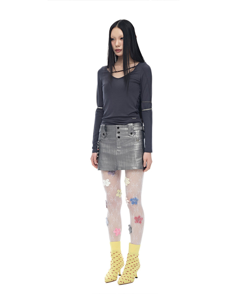HALF DEVIL US(ハーフデビルアス)の「レザーストラップミニスカート_メタリックシルバー(スカート・レディース・その他・SMALL/MEDIUM)」の5枚目の写真