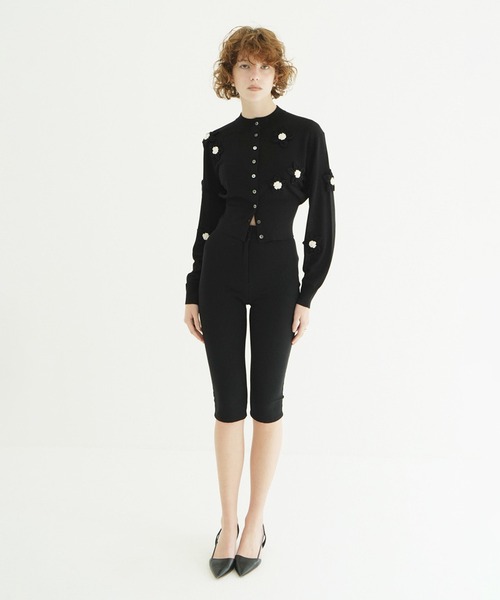 CLANE(クラネ)の「FLOWER MOTIF KNIT CARDIGAN(カーディガン/ボレロ・レディース・ブラック/イエロー/ブラウン・2/1)」の5枚目の写真