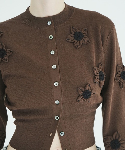 CLANE(クラネ)の「FLOWER MOTIF KNIT CARDIGAN(カーディガン/ボレロ・レディース・ブラック/イエロー/ブラウン・2/1)」の15枚目の写真