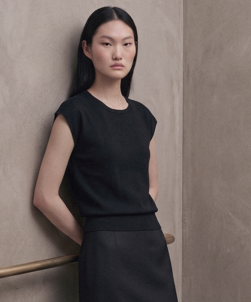KIMDOH(キムド)の「Arlo Ribbed Round Cap Top Black(ニット/セーター・レディース・ブラック/アイボリー・FREE)」の5枚目の写真