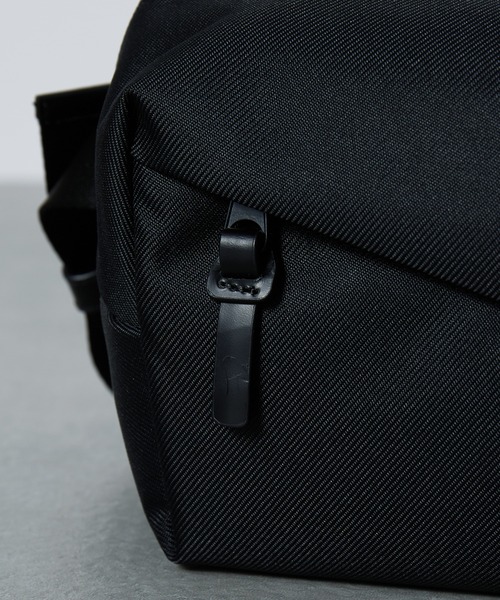 COMME CA MEN(コムサメン)の「【COMME CA MEN】オブリック ボディバッグ 7132(ボディバッグ/ウエストポーチ・メンズ・ブラック/ネイビー・FREE)」の9枚目の写真