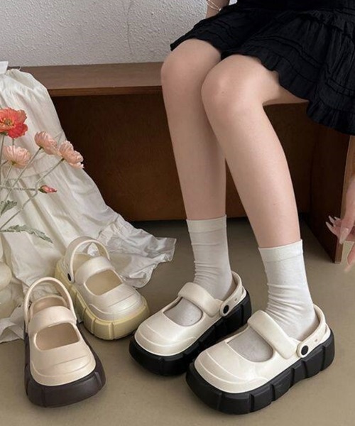 gossip!ロサンゼルス(ゴシップロサンゼルス)の「【Y2Kガーリー】 レトロ厚底クロッグサンダル(サンダル・レディース・ブラック・XL/L/M)」の4枚目の写真