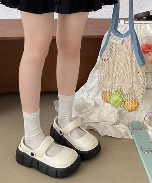gossip!ロサンゼルス(ゴシップロサンゼルス)の「【Y2Kガーリー】 レトロ厚底クロッグサンダル(サンダル・レディース・ブラック・XL/L/M)」の5枚目の写真