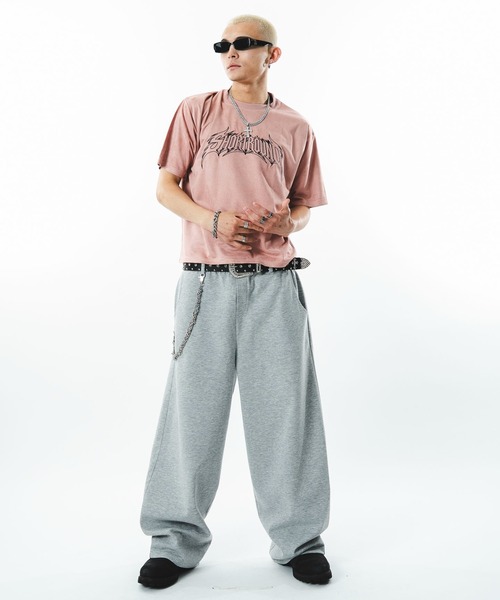 SHORT ROUND(ショートラウンド)の「SHORT ROUND/【26年春夏新作】フェイクスウェードグラフィックT(Tシャツ/カットソー・メンズ・ピンク/スミクロ・LARGE/MEDIUM)」の4枚目の写真