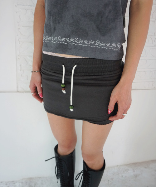 KIJIKO(キジコ)の「ke704. Damage Mini Skirt Pants Charcoal(スカート・レディース・チャコール・FREE/MEDIUM/SMALL)」の5枚目の写真