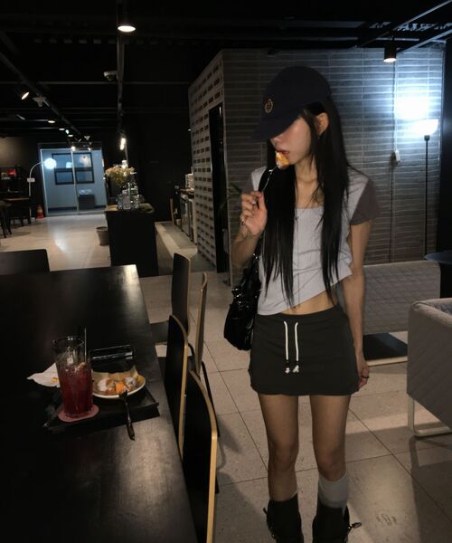 KIJIKO(キジコ)の「ke704. Damage Mini Skirt Pants Charcoal(スカート・レディース・チャコール・FREE/MEDIUM/SMALL)」の13枚目の写真