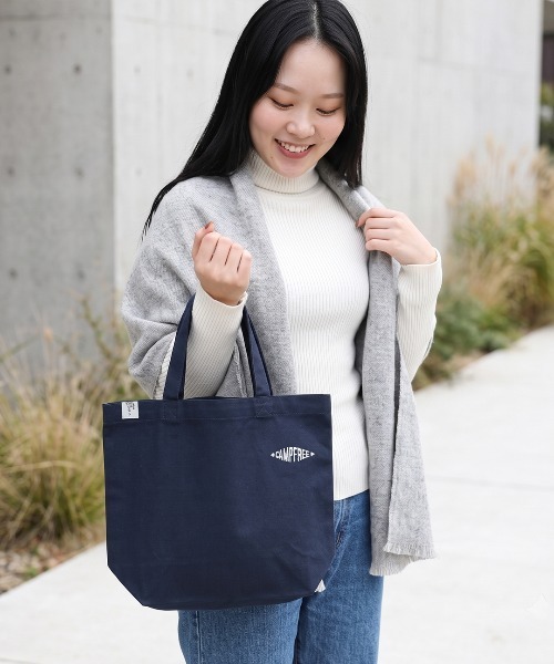 CAMPFREE（キャンプフリー）の「[キャンプフリー] CAMPFREE ワンポイント 刺しゅう トートバッグ  [綿 キャンバス 帆布 コットン]（トートバッグ・レディース・ブラック/ナチュラル/ライトグレー/ネイビー系1/ネイビー/ベージュ系その他/ライトグレー系1/ブラック×ブルー・W/M/L/S）」の21枚目の写真