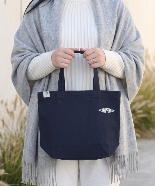 CAMPFREE（キャンプフリー）の「[キャンプフリー] CAMPFREE ワンポイント 刺しゅう トートバッグ  [綿 キャンバス 帆布 コットン]（トートバッグ・レディース・ブラック/ナチュラル/ライトグレー/ネイビー系1/ネイビー/ベージュ系その他/ライトグレー系1/ブラック×ブルー・W/M/L/S）」の15枚目の写真