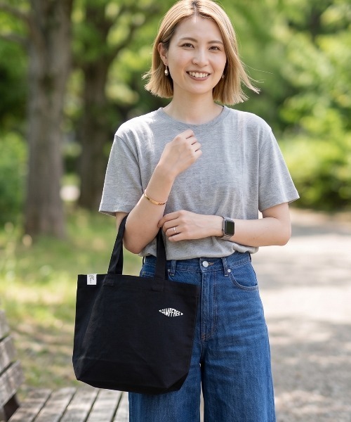 CAMPFREE（キャンプフリー）の「[キャンプフリー] CAMPFREE ワンポイント 刺しゅう トートバッグ  [綿 キャンバス 帆布 コットン]（トートバッグ・レディース・ブラック/ナチュラル/ライトグレー/ネイビー系1/ネイビー/ベージュ系その他/ライトグレー系1/ブラック×ブルー・W/M/L/S）」の17枚目の写真