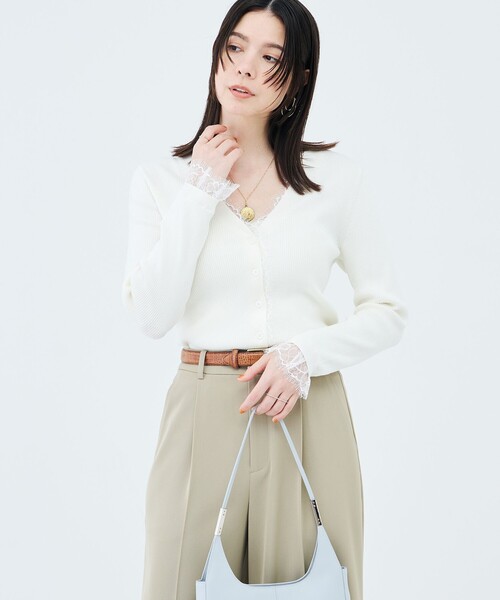 NOLLEY’S Sophi(ノーリーズソフィ)の「《手洗い可能》レース付きリブVネックカーディガン(カーディガン/ボレロ・レディース・オフホワイト/ダークネイビー/ブラウン・38)」の14枚目の写真