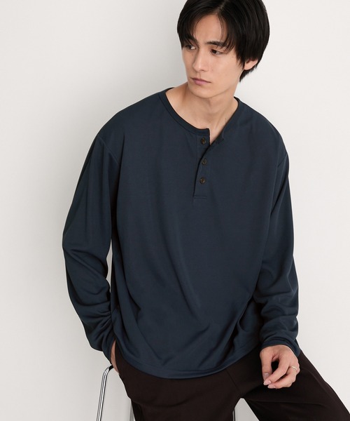 MONO-MART（モノマート）の「ハニカムサーマル ヘンリーネック オーバーサイズ長袖Tシャツ（Tシャツ/カットソー・メンズ・ダークグレー/グレー/ブラウン系/ネイビー/オフホワイト/ダークオリーブ/グレイッシュベージュ/ブラック・S/M/L/XL）」の8枚目の写真