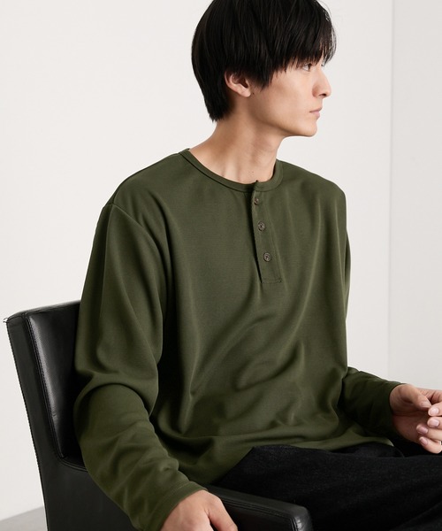 MONO-MART（モノマート）の「ハニカムサーマル ヘンリーネック オーバーサイズ長袖Tシャツ（Tシャツ/カットソー・メンズ・ダークグレー/グレー/ブラウン系/ネイビー/オフホワイト/ダークオリーブ/グレイッシュベージュ/ブラック・S/M/L/XL）」の7枚目の写真