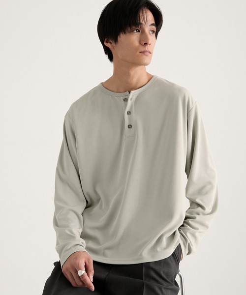 MONO-MART（モノマート）の「ハニカムサーマル ヘンリーネック オーバーサイズ長袖Tシャツ（Tシャツ/カットソー・メンズ・ダークグレー/グレー/ブラウン系/ネイビー/オフホワイト/ダークオリーブ/グレイッシュベージュ/ブラック・S/M/L/XL）」の6枚目の写真