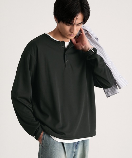 MONO-MART（モノマート）の「ハニカムサーマル ヘンリーネック オーバーサイズ長袖Tシャツ（Tシャツ/カットソー・メンズ・ダークグレー/グレー/ブラウン系/ネイビー/オフホワイト/ダークオリーブ/グレイッシュベージュ/ブラック・S/M/L/XL）」の16枚目の写真