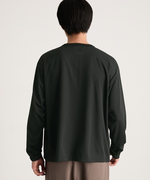 MONO-MART（モノマート）の「ハニカムサーマル ヘンリーネック オーバーサイズ長袖Tシャツ（Tシャツ/カットソー・メンズ・ダークグレー/グレー/ブラウン系/ネイビー/オフホワイト/ダークオリーブ/グレイッシュベージュ/ブラック・S/M/L/XL）」の20枚目の写真