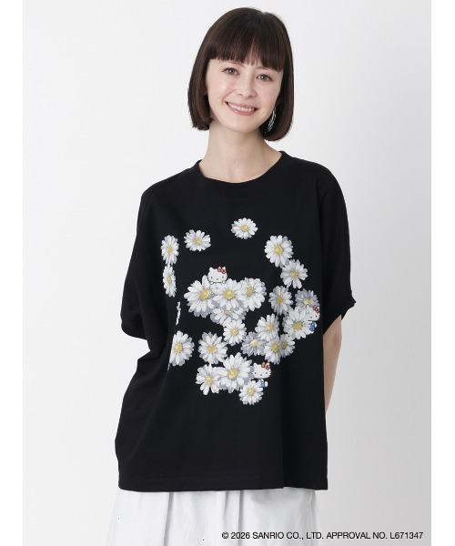 H.A.K（ハク）の「H.A.K×HELLO KITTY デイジーとハローキティ オイルペインティングプリントTシャツ（Tシャツ/カットソー・レディース・杢グレー/ブラック/ホワイト・FREE）」の2枚目の写真