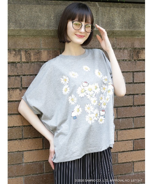 H.A.K（ハク）の「H.A.K×HELLO KITTY デイジーとハローキティ オイルペインティングプリントTシャツ（Tシャツ/カットソー・レディース・杢グレー/ブラック/ホワイト・FREE）」の21枚目の写真