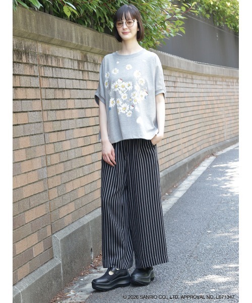 H.A.K（ハク）の「H.A.K×HELLO KITTY デイジーとハローキティ オイルペインティングプリントTシャツ（Tシャツ/カットソー・レディース・杢グレー/ブラック/ホワイト・FREE）」の22枚目の写真
