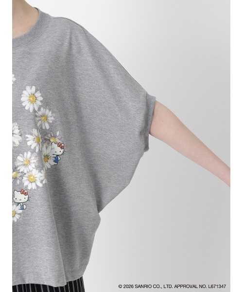 H.A.K（ハク）の「H.A.K×HELLO KITTY デイジーとハローキティ オイルペインティングプリントTシャツ（Tシャツ/カットソー・レディース・杢グレー/ブラック/ホワイト・FREE）」の9枚目の写真